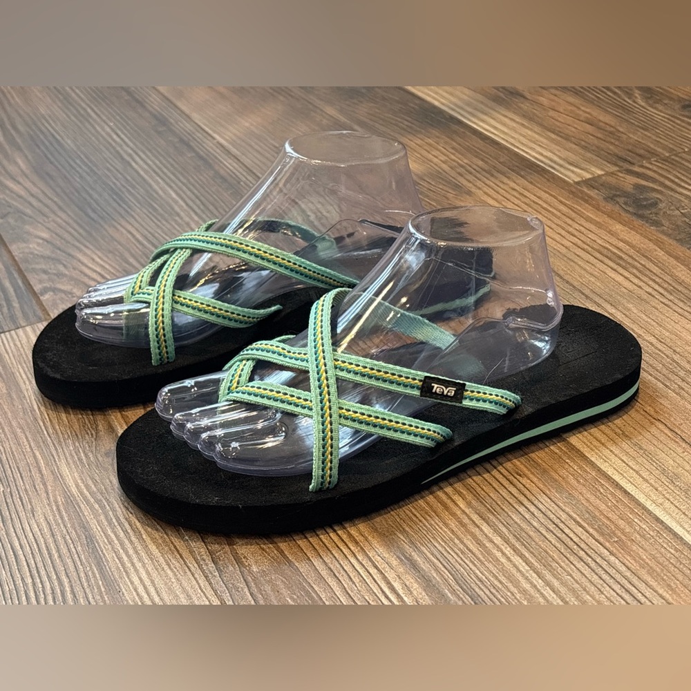 💚SOLD💚 Women's Olowahu flip-flops multi-colored strap design mint black 11